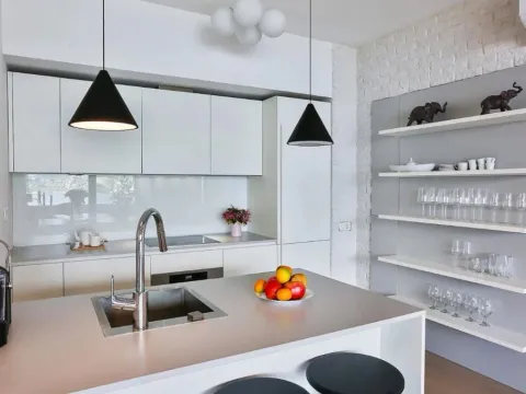 Izdavanje, dvosoban stan, 117m², Centar, Budva - image 4