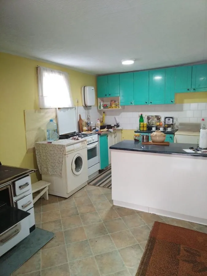 Prodaja, kuća, 130m², Taraš, Zrenjanin