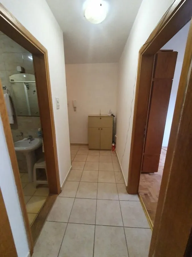 Izdavanje, jednosoban stan, 50m², Bulevar Evrope, Novi Sad Sve Podlokacije