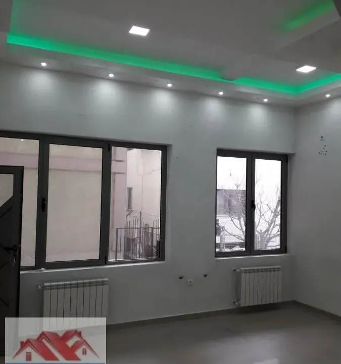 Izdavanje, poslovni prostor, 43m², Centar, Kragujevac