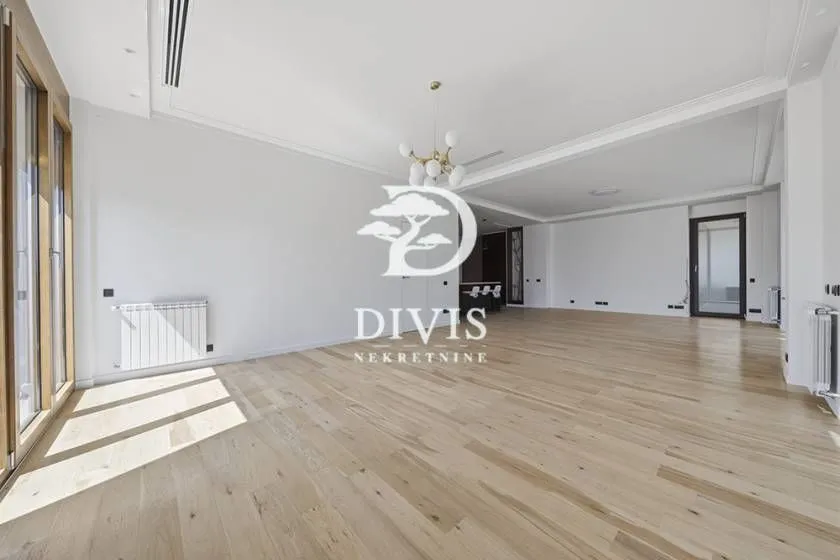 Izdavanje, stan, 205m², Dedinje Sve Podlokacije, Beograd