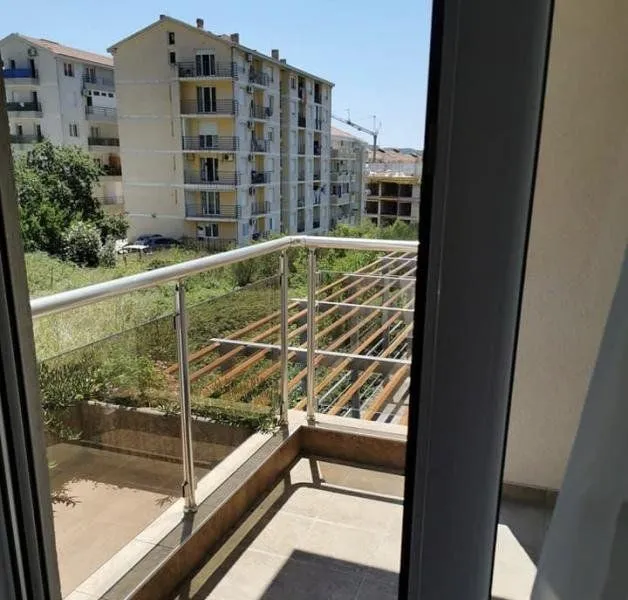 Prodaja, jednosoban stan, 66m², Lazi, Budva