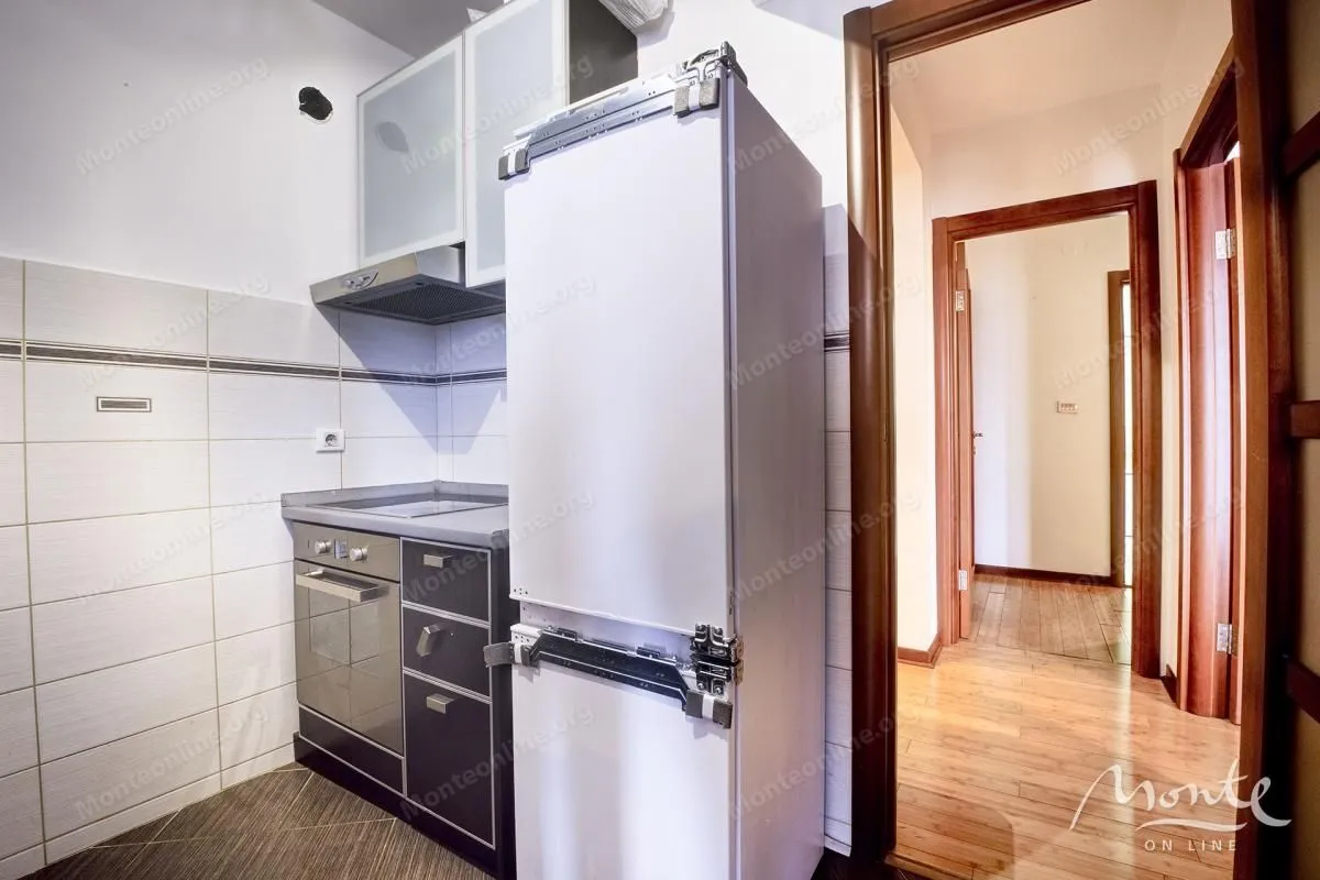 Sale, two bedroom apartment, 80m², Maine, Budva