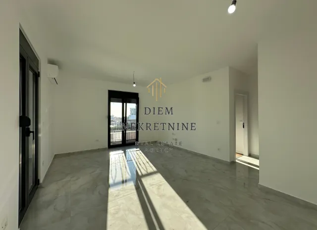 Rent, one bedroom apartment, 47m², Čeluga, Bar