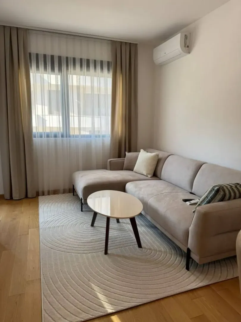 Rent, one bedroom apartment, 47m², Bečići, Budva