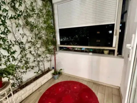 Izdavanje, trosoban stan, 100m², Blok 5, Podgorica - image 11