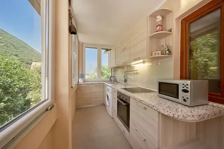 Prodaja, trosoban stan, 72m², Prčanj, Kotor