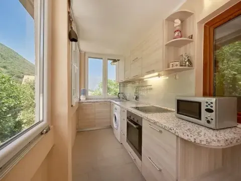 Prodaja, trosoban stan, 72m², Prčanj, Kotor - image 4