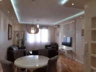 Izdavanje, dvosoban stan, 90m², Preko Morače, Podgorica - image 1