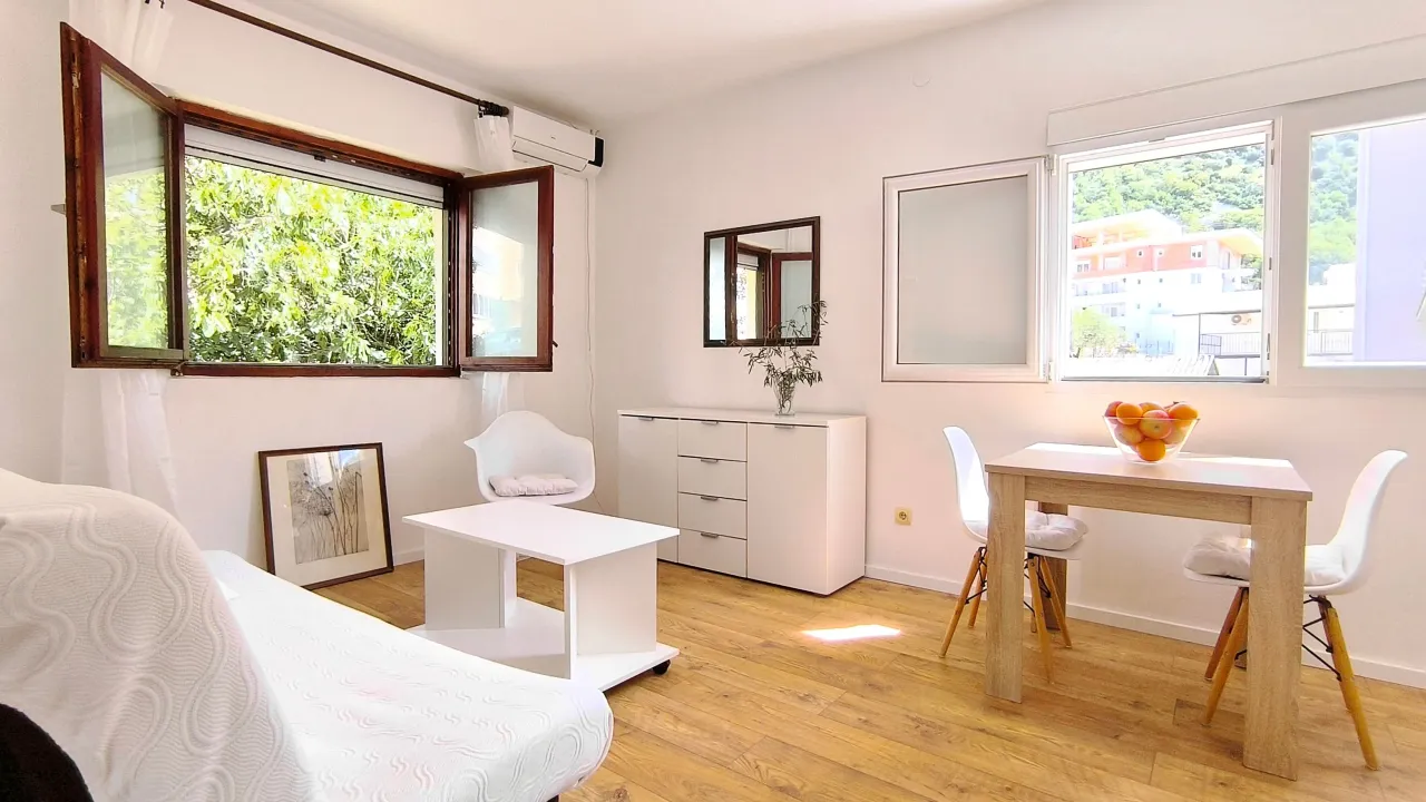 Rent, one bedroom apartment, 35m², Lazi, Budva