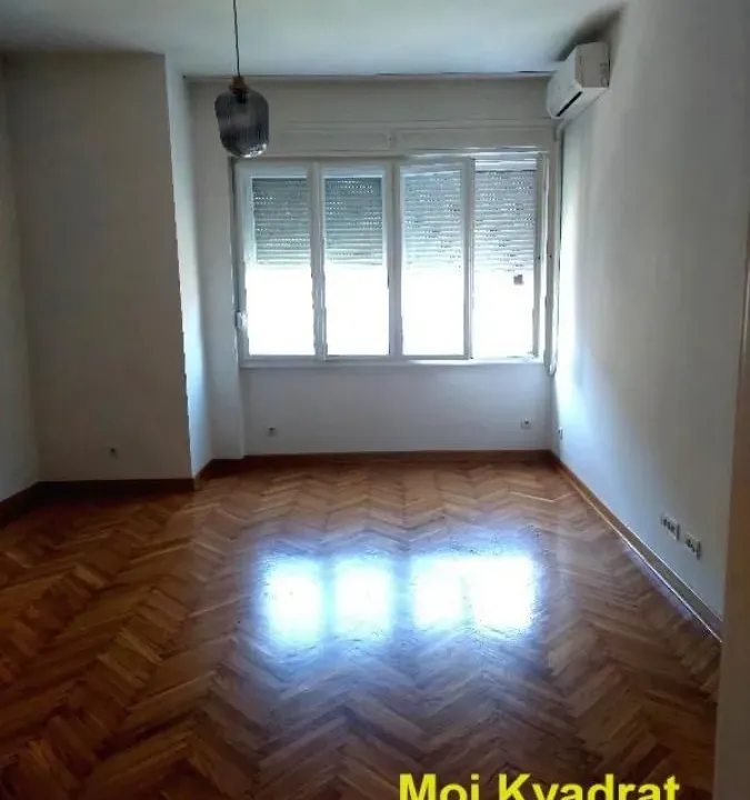 Izdavanje, jednosoban stan, 43m², Stari Grad, Beograd
