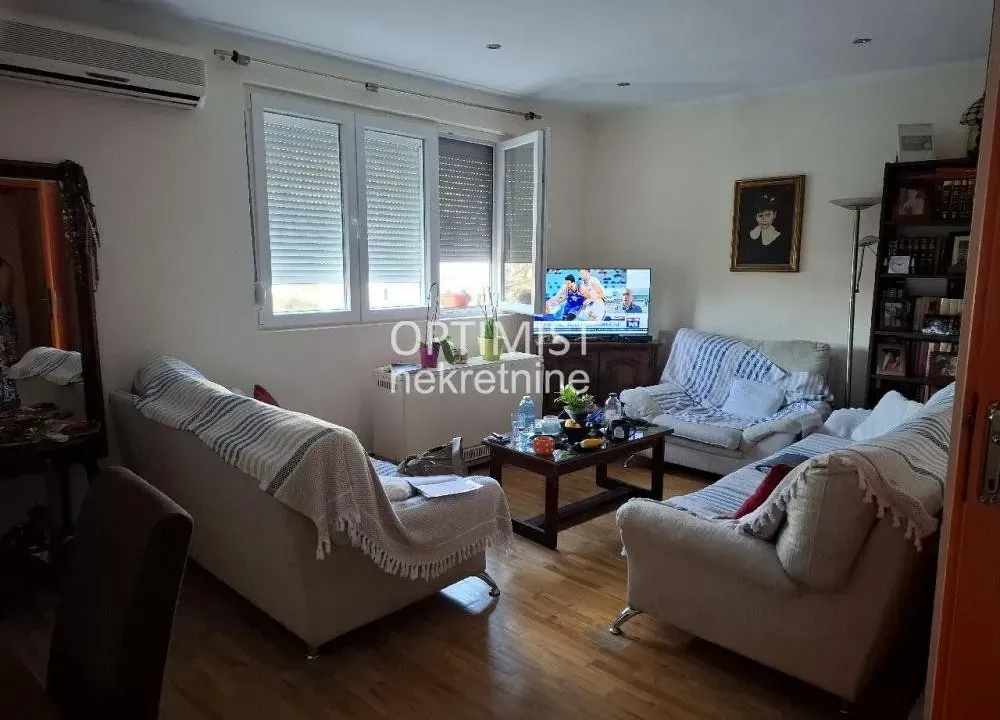 Prodaja, trosoban stan, 86m², Zemun Centar, Zemun Sve Podlokacije