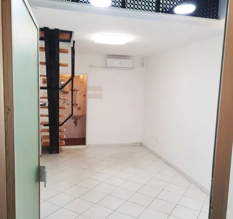 Prodaja, poslovni prostor, 17m², Banovo Brdo, Beograd