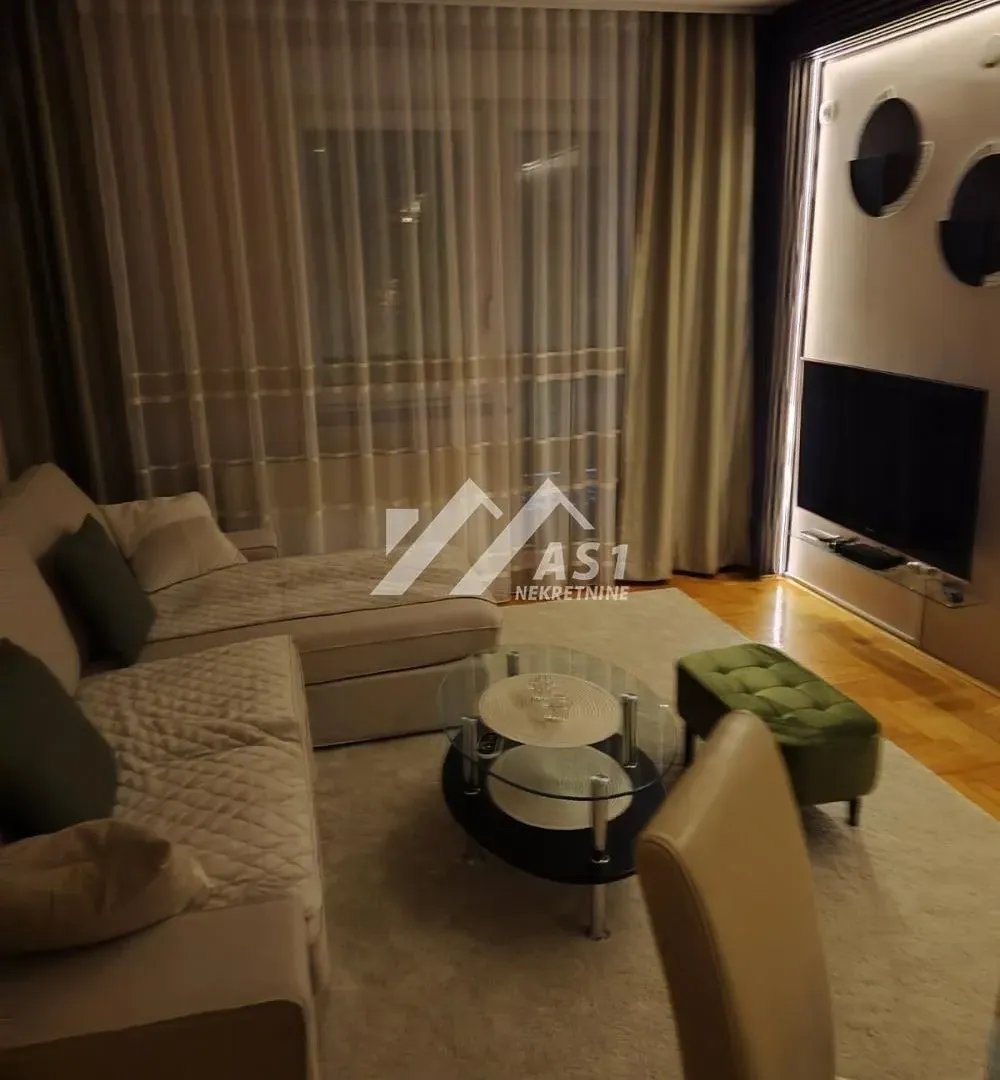 Izdavanje, dvosoban stan, 45m², Adamovićevo Naselje, Novi Sad Sve Podlokacije