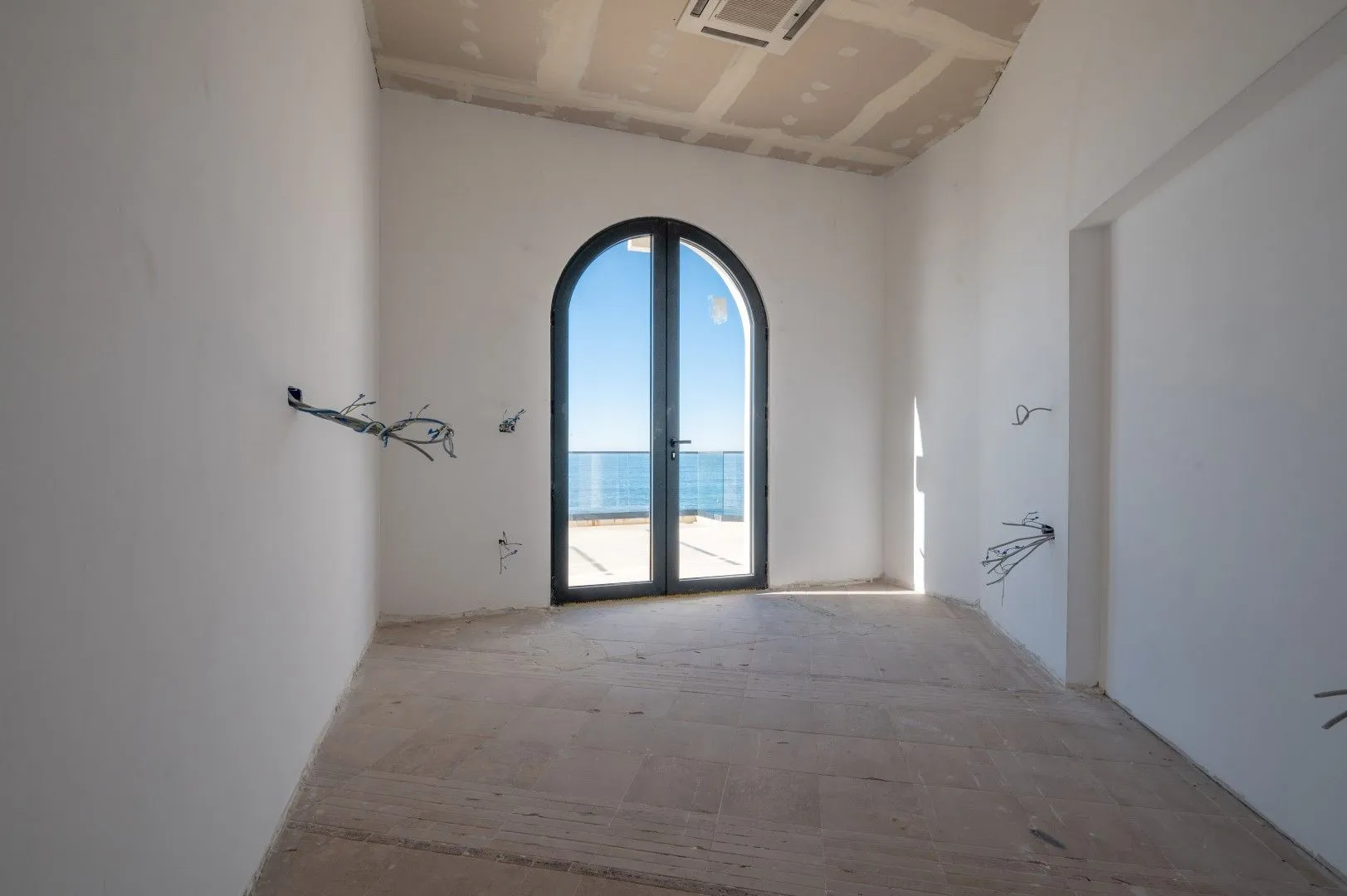 Sale, three bedroom apartment, 222m², Sveti Stefan, Budva