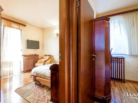 Prodaja, četvorosoban stan, 179m², Budva, Crna Gora - image 24