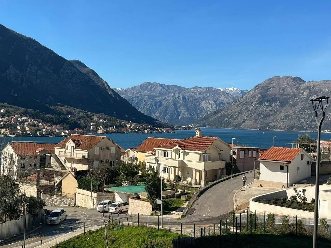 Izdavanje, jednosoban stan, 60m², Dobrota, Kotor