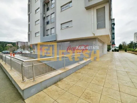 Izdavanje, poslovni prostor, 160m², Obala Morače, Podgorica - image 2