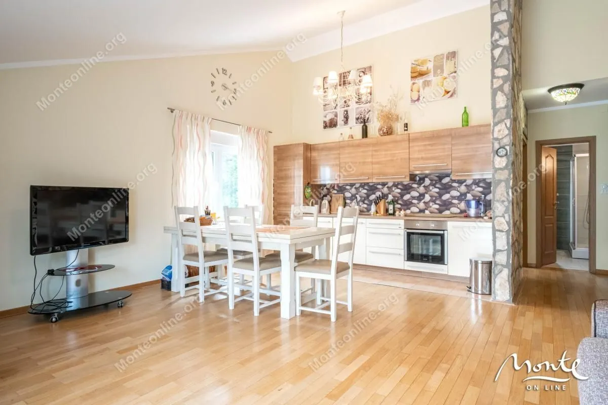 Prodaja, dvosoban stan, 83m², Prčanj, Kotor