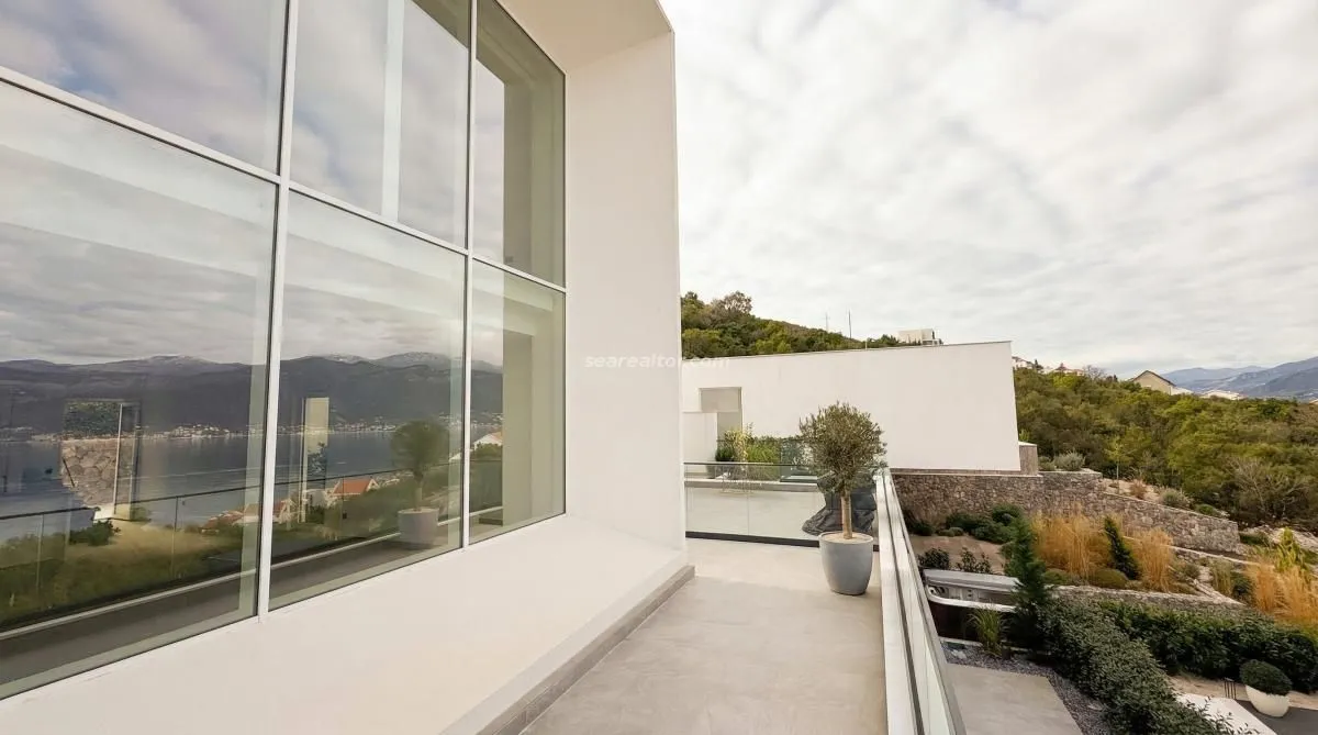 Prodaja, dvosoban stan, 150m², Krašići, Tivat