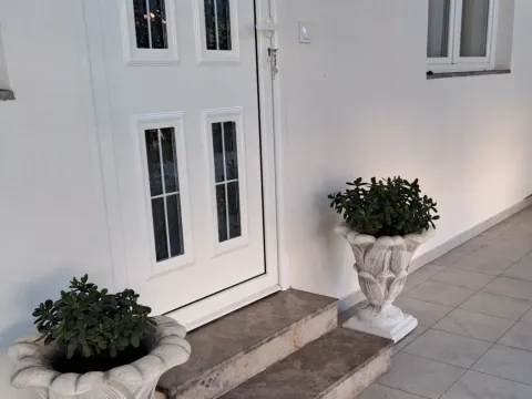 Izdavanje, jednosoban stan, 47m², Tivat, Crna Gora - image 5