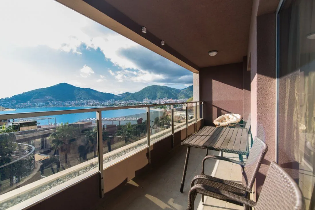 Prodaja, četvorosoban stan, 125m², Bečići, Budva