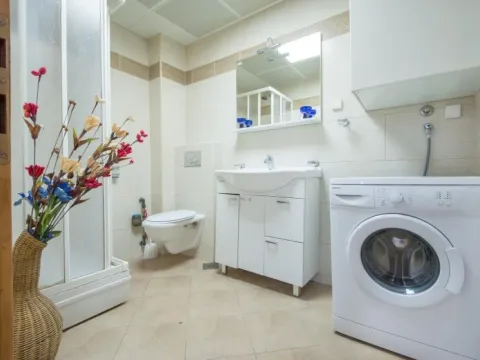 Sale, one bedroom apartment, 54m², Budva, Crna Gora - image 9