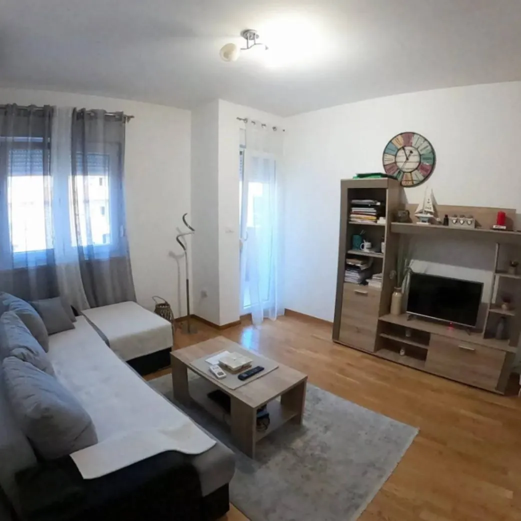 Izdavanje, jednosoban stan, 45m², City Kej, Podgorica