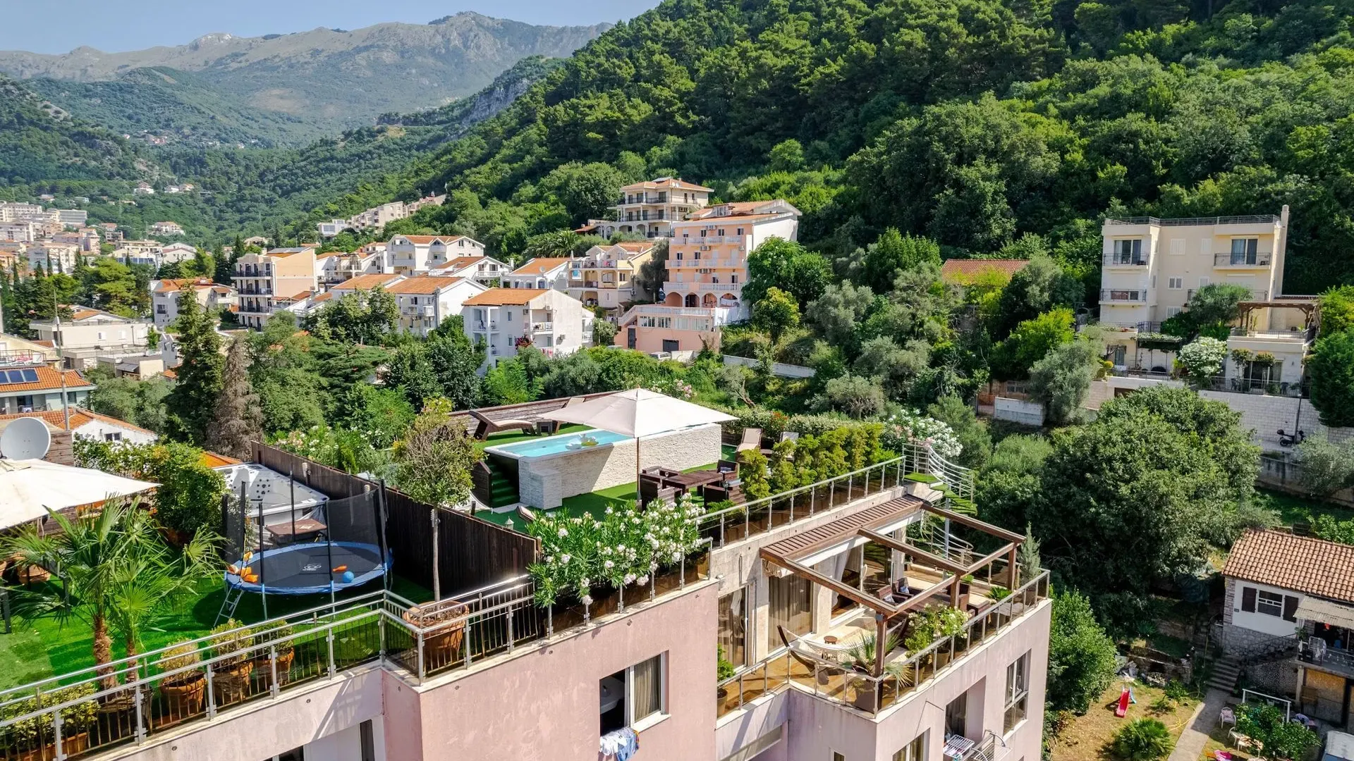 Sale, three bedroom apartment, 400m², Budva, Crna Gora