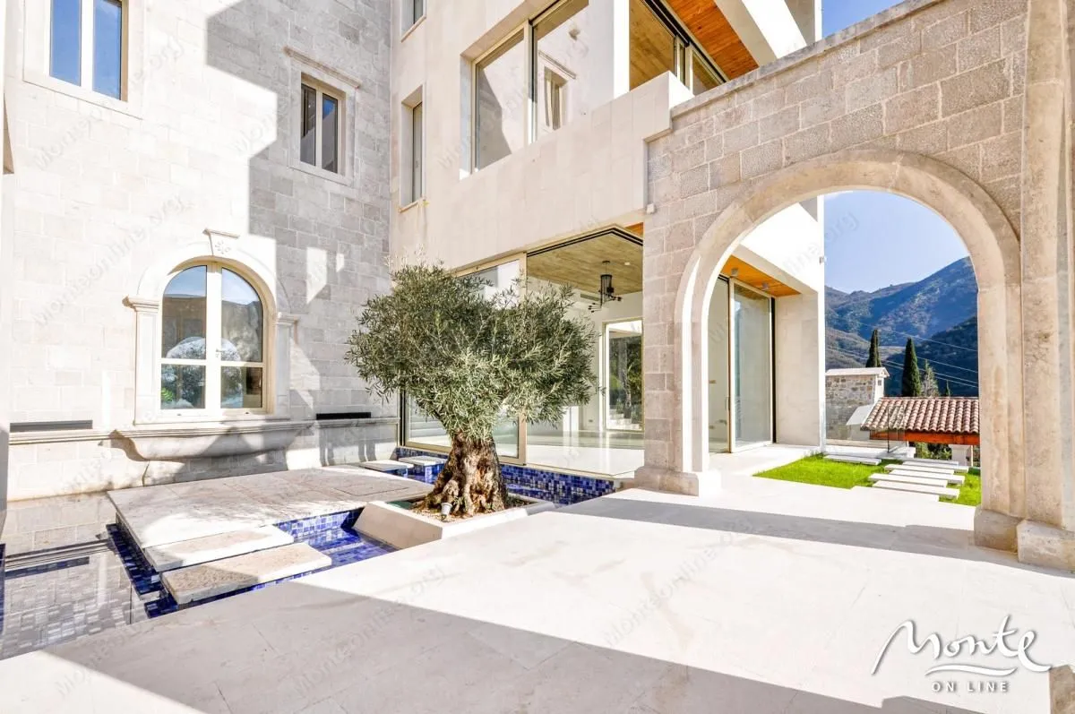 Prodaja, kuća, 791m², Donja Lastva, Tivat
