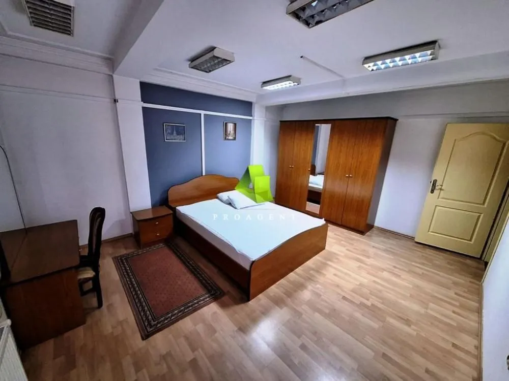 Rent, office space, 620m², Medijana, Niš