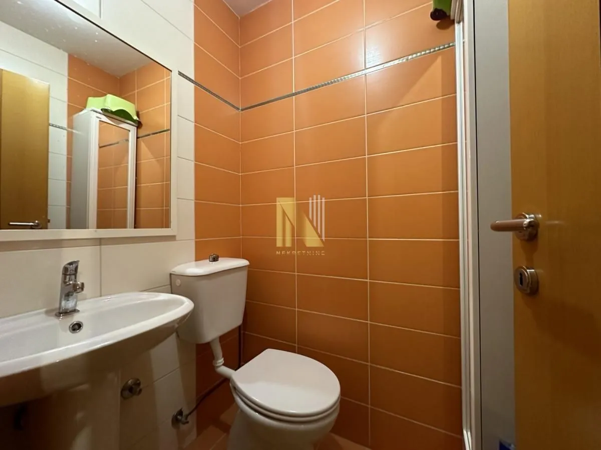 Prodaja, trosoban stan, 97m², Centar, Novi Sad