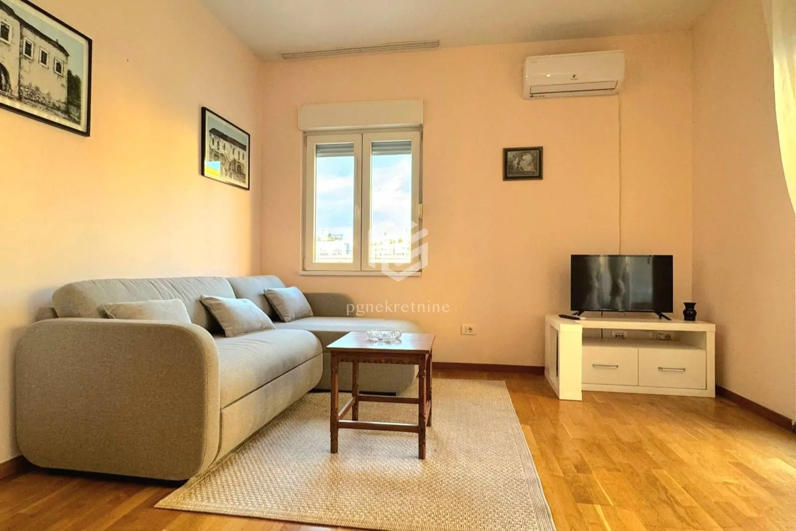 Rent, one bedroom apartment, 50m², City Kvart, Podgorica