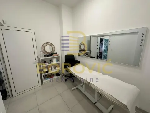 Rent, office space, 60m², Višnjička Banja, Palilula Sve Podlokacije - image 6