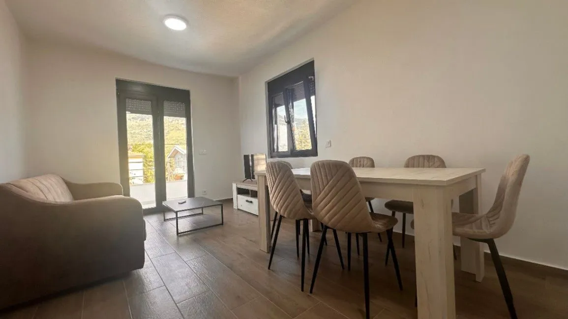 Izdavanje, kuća, 238m², Dobre Vode, Bar