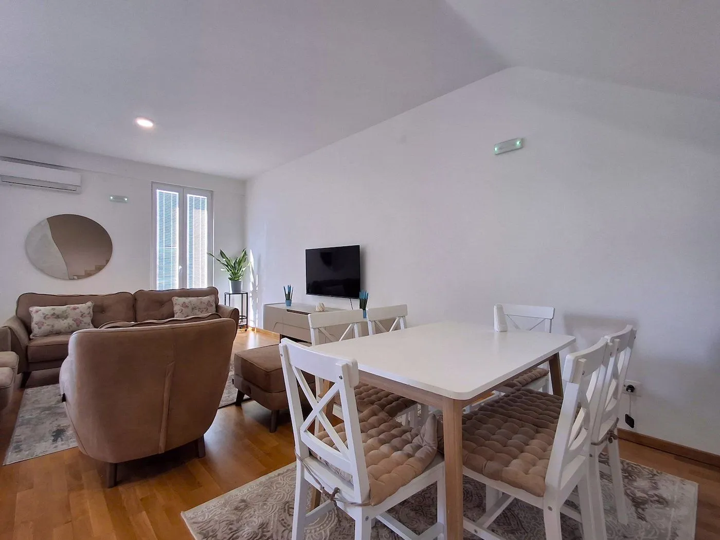 Rent, apartment, 160m², Stari Aerodrom, Podgorica