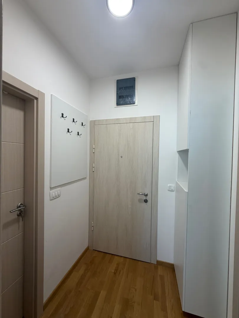 Izdavanje, jednosoban stan, 40m², Stari Aerodrom, Podgorica