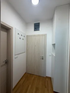 Izdavanje, jednosoban stan, 40m², Stari Aerodrom, Podgorica - image 8
