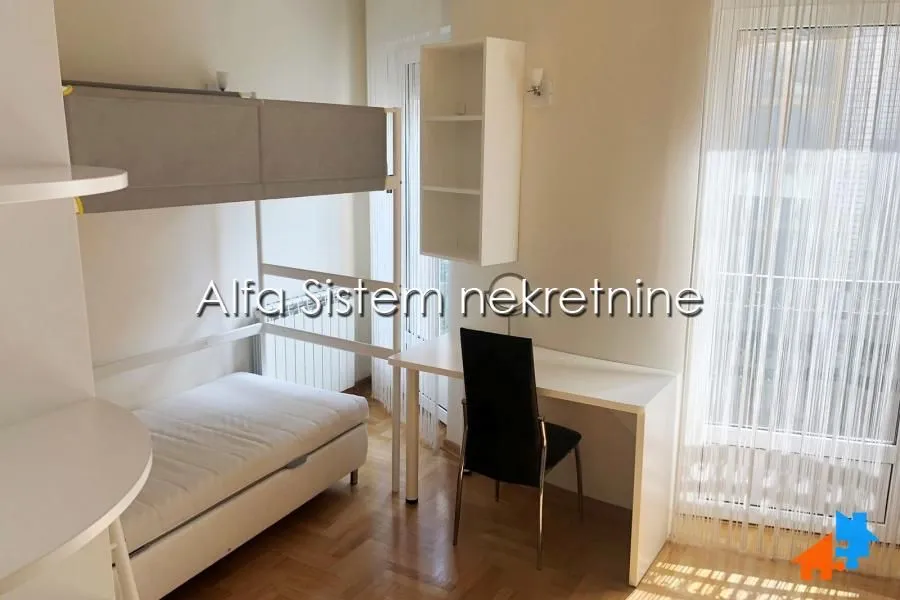Rent, three bedroom apartment, 110m², Savski Venac, Beograd