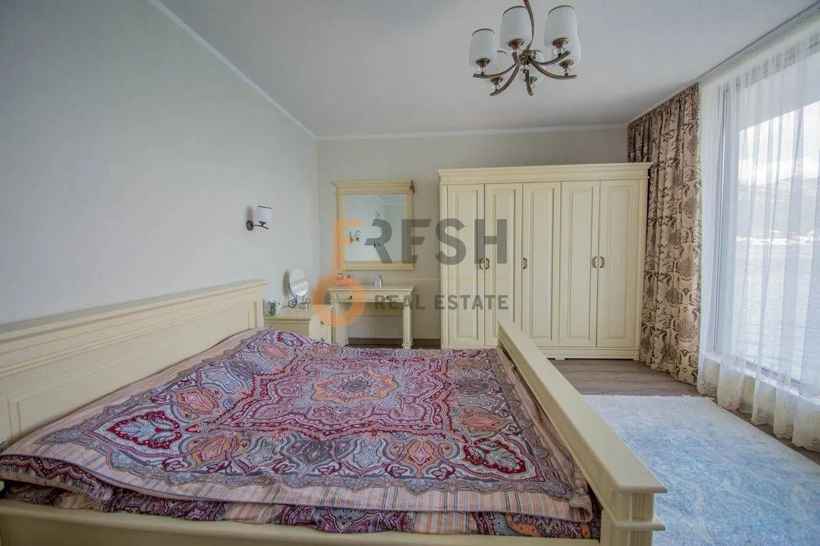 Sale, house, 240m², Tivat, Crna Gora