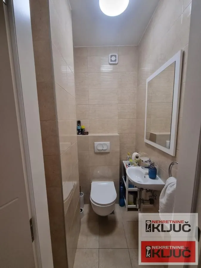 Prodaja, trosoban stan, 82m², Bulevar patrijarha Pavla, Novi Sad Sve Podlokacije
