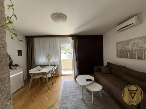 Rent, two bedroom apartment, 46m², Voždovac Sve Podlokacije, Beograd