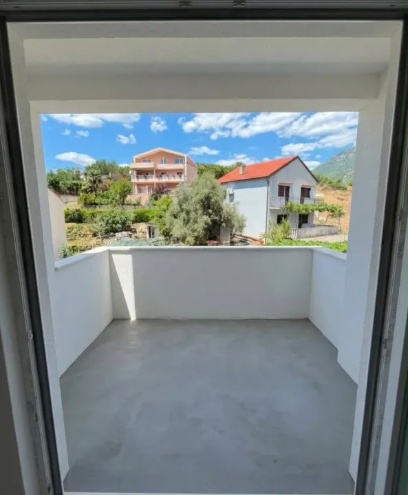 Sale, two bedroom apartment, 69m², Lastva Grbaljska, Kotor