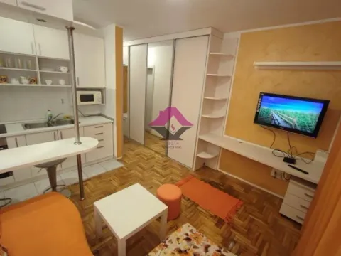Stan in Banatić