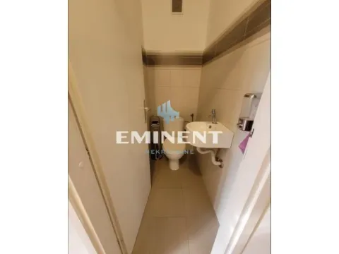 Izdavanje, trosoban stan, 67m², Novi Beograd Blok 22, Novi Beograd Sve Podlokacije - image 13