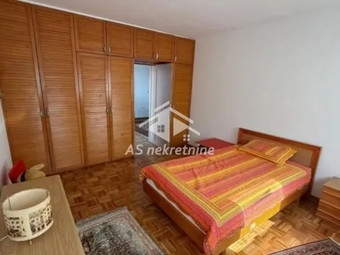 Izdavanje, stan, 210m², Čukarica, Beograd - image 13