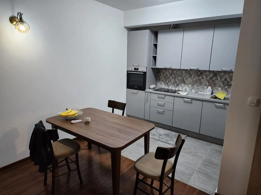 Izdavanje, dvosoban stan, 75m², Master Kvart, Podgorica