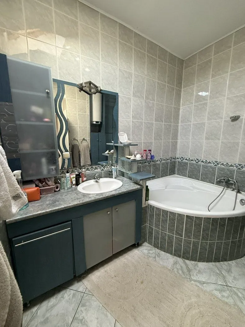 Prodaja, jednosoban stan, 87m², Rotkvarija, Novi Sad Sve Podlokacije
