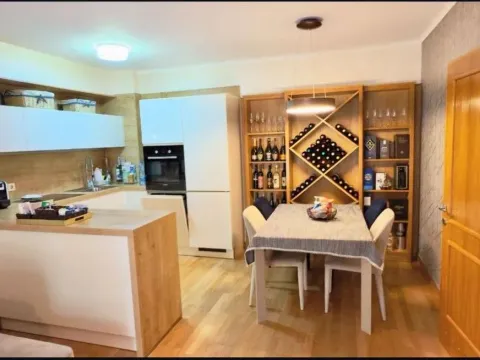 Sale, two bedroom apartment, 86m², Bečići, Budva - image 4