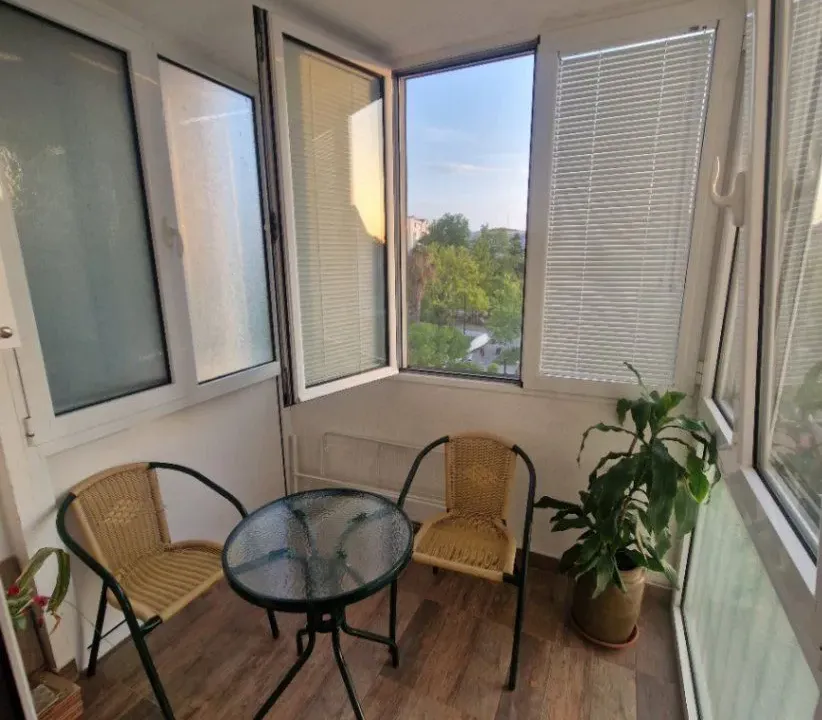 Izdavanje, jednosoban stan, 45m², Centar, Bar